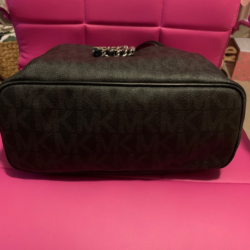 Handbag - Picture 3 of 4